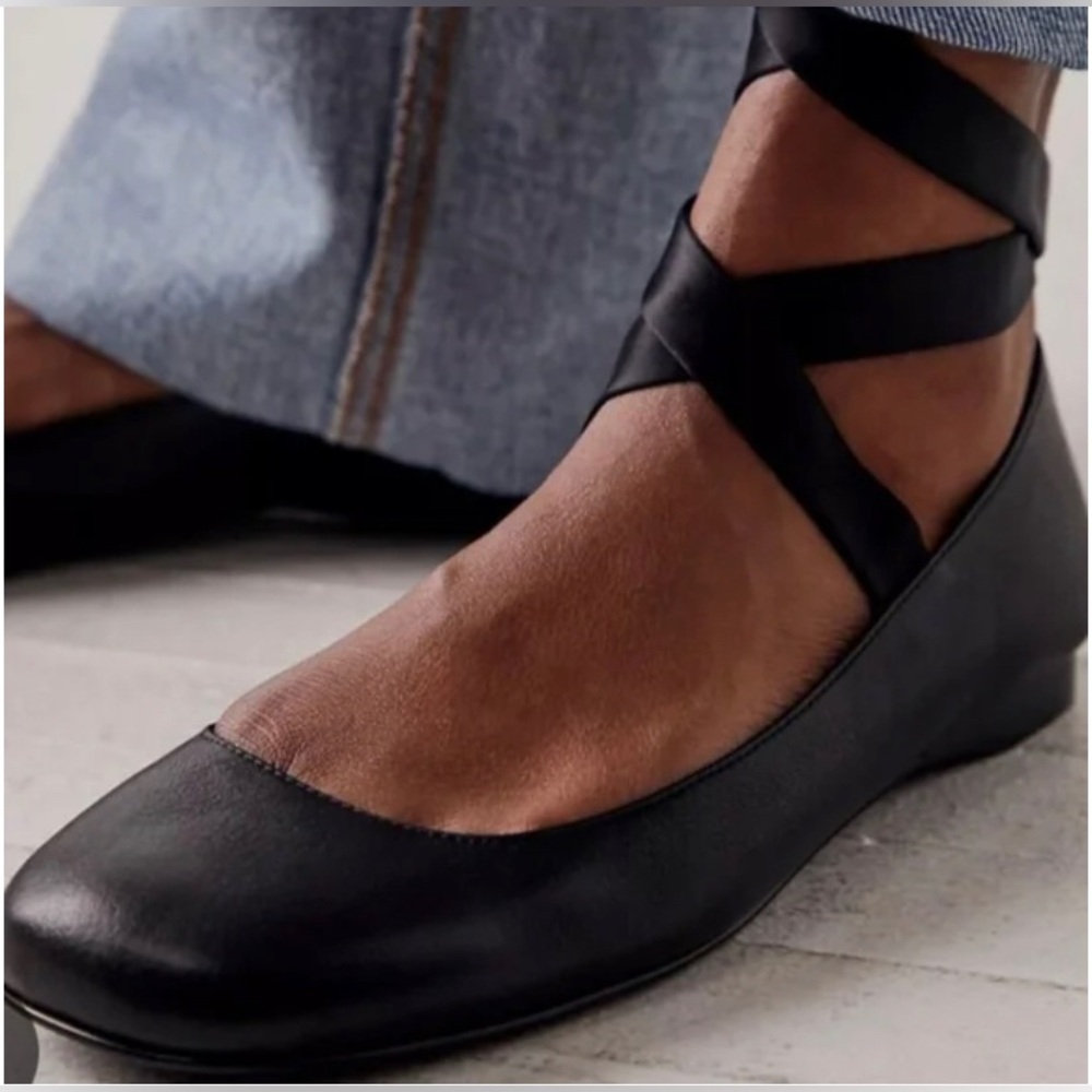 Jeffrey Cambell x Free People That's A Wrap Black Leather Ballet Flats Size 11